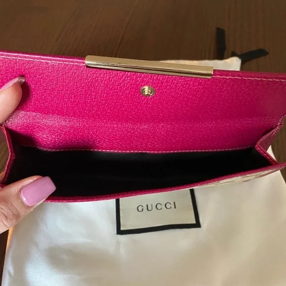 Gucci Beige and Pink Signature Wallet - Picture 5 of 11
